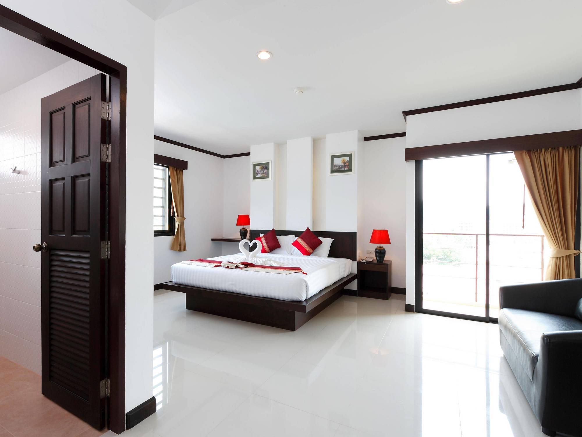 Sri Boutique Hotel Patong Bagian luar foto