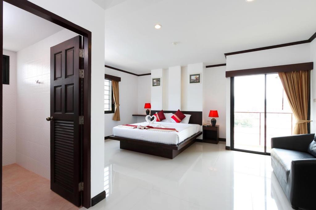 Sri Boutique Hotel Patong Bagian luar foto
