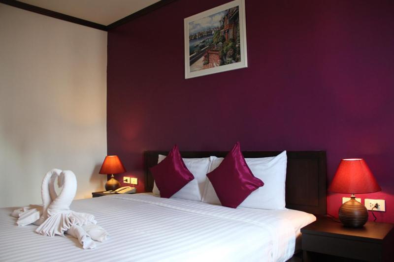 Sri Boutique Hotel Patong Bagian luar foto