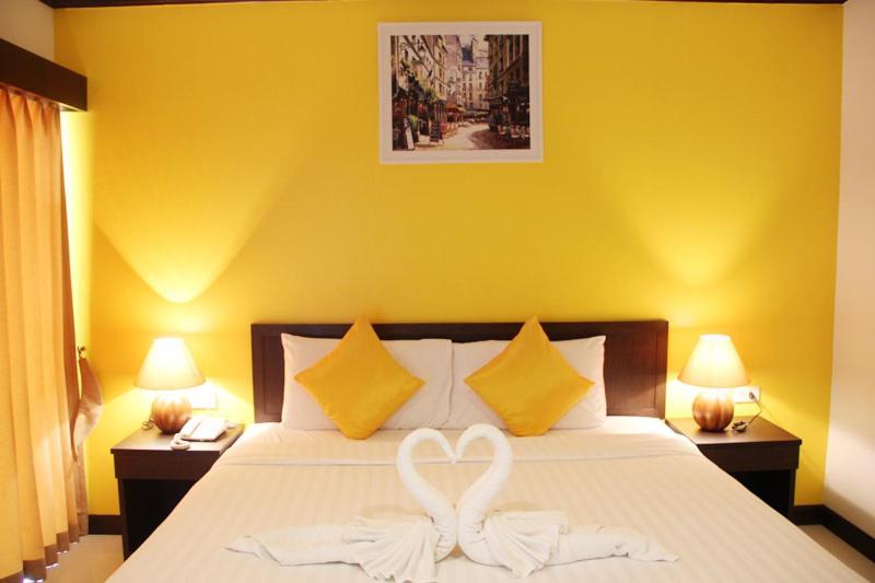 Sri Boutique Hotel Patong Bagian luar foto