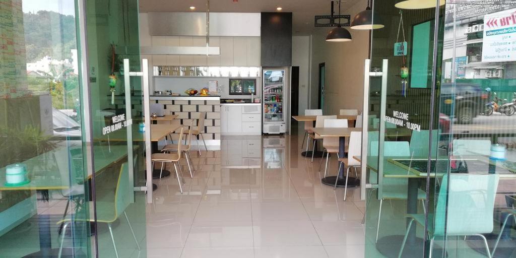 Sri Boutique Hotel Patong Bagian luar foto
