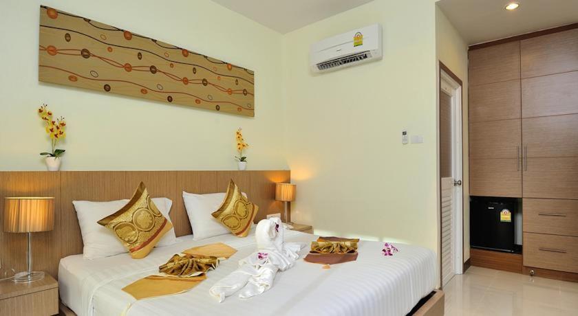 Sri Boutique Hotel Patong Bagian luar foto