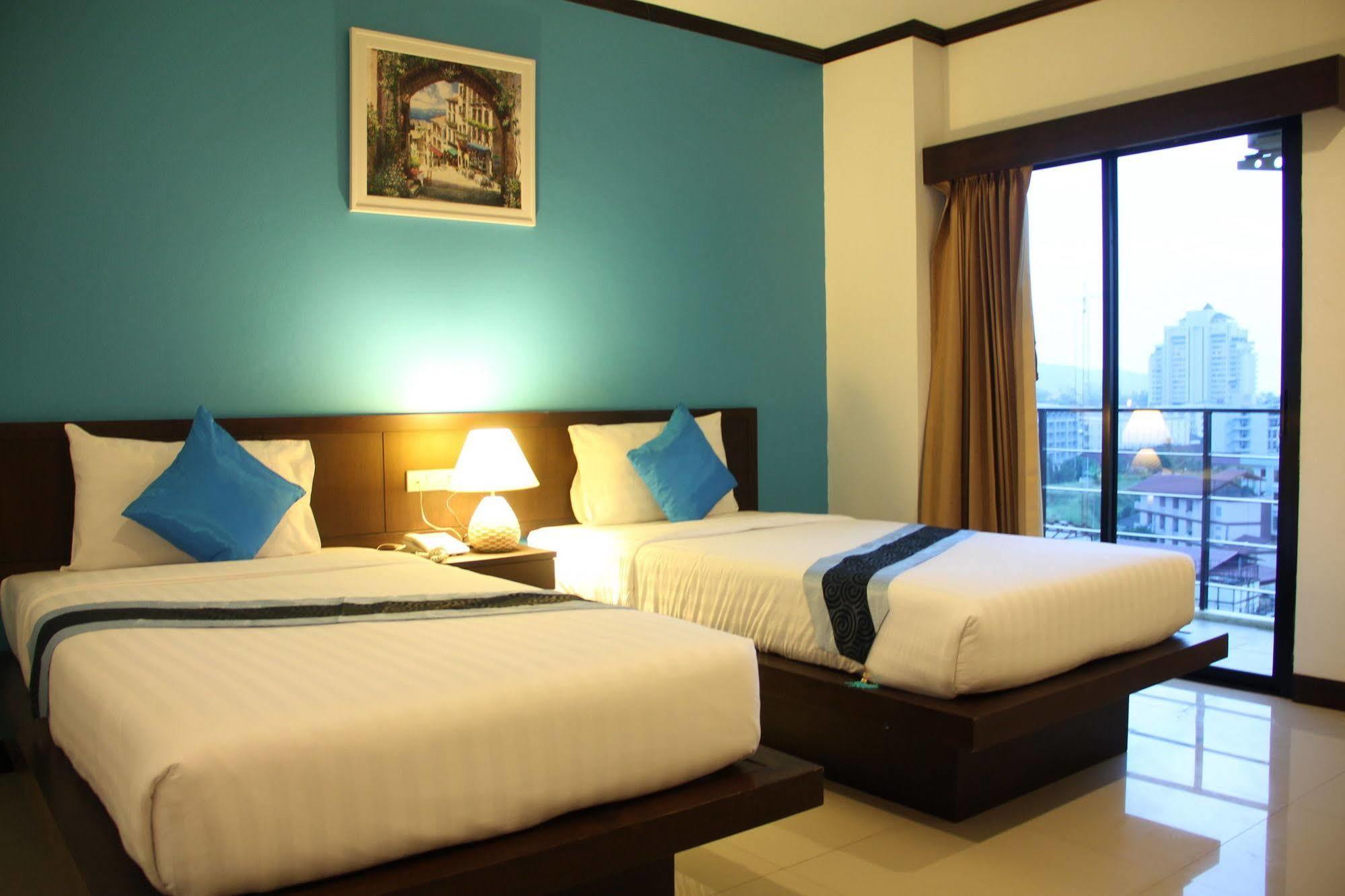 Sri Boutique Hotel Patong Bagian luar foto